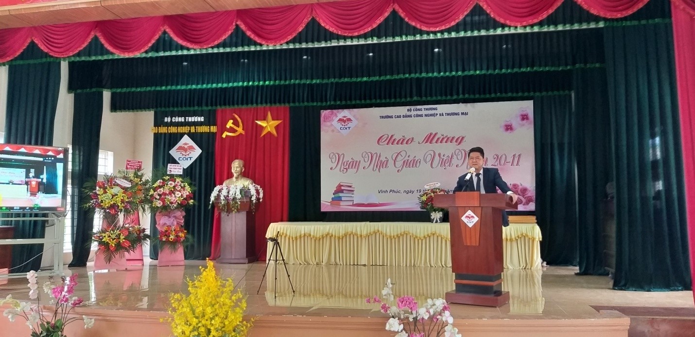 Buổi gặp mặt toàn thể CBVC nhà trường nhân ngày Nhà giáo Việt Nam
