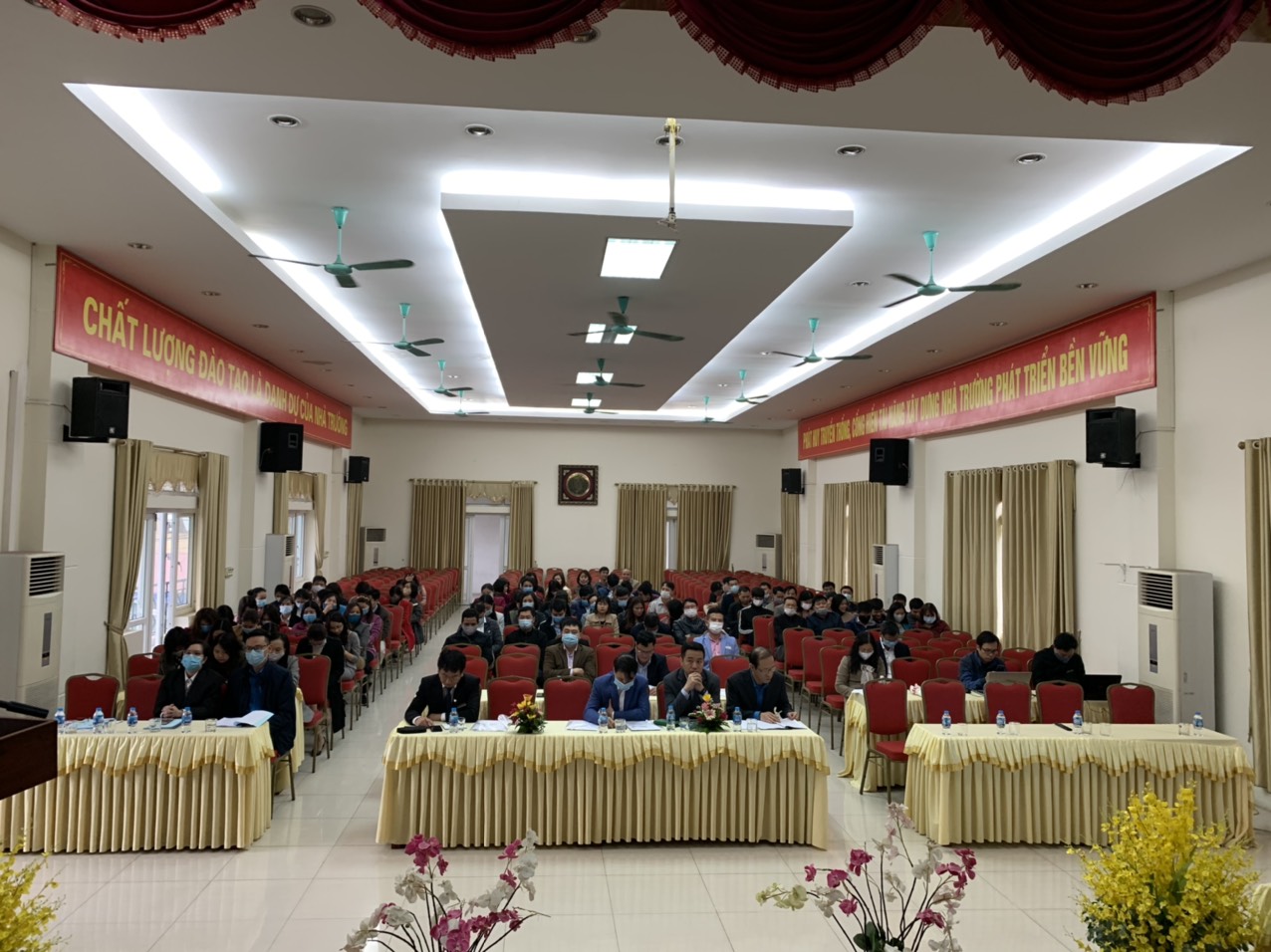 Hội nghị cán bộ, công chức, viên chức năm 2021 của Trường Cao đẳng Công nghiệp và Thương mại thành công tốt đẹp